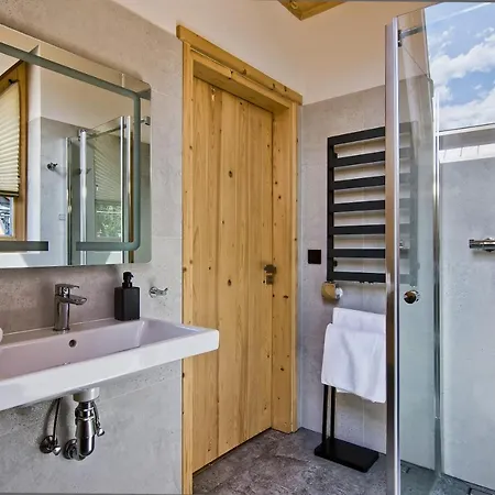 Peak House *